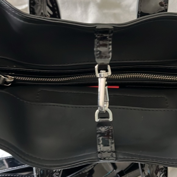 Hunter Rubber Handle Bag - Picture 5 of 9